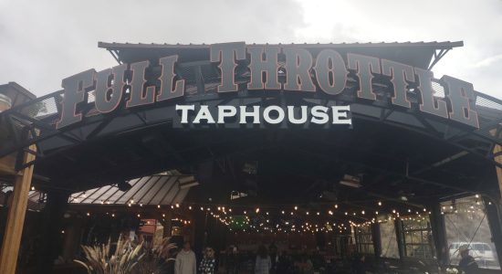 ftd-archway-sign-with-taphouse